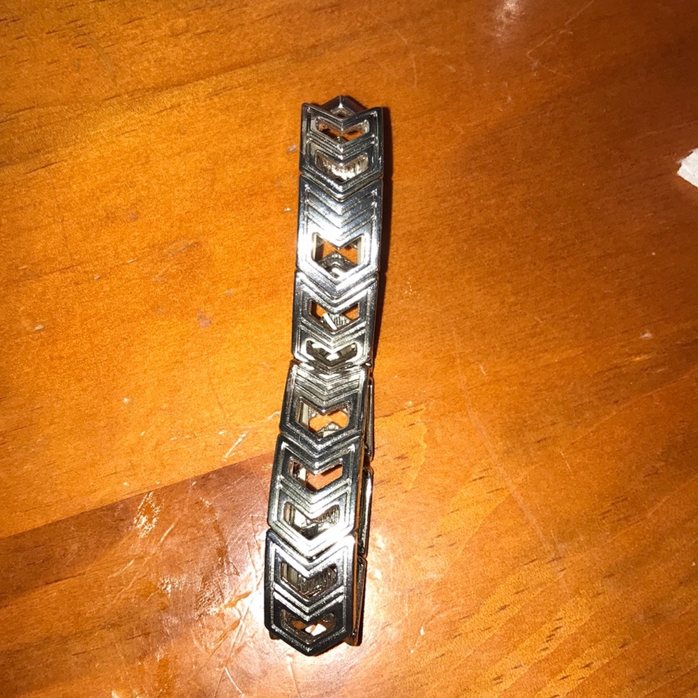 Arrow bracelet